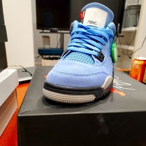 Air Jordan 4 Retro University Blue